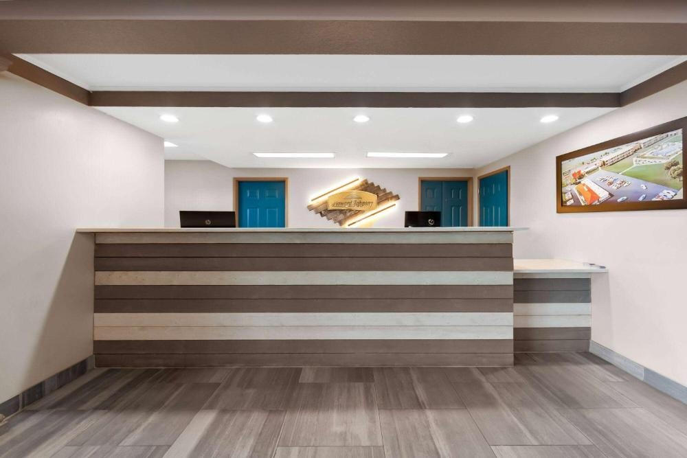 Howard Johnson by Wyndham Jackson